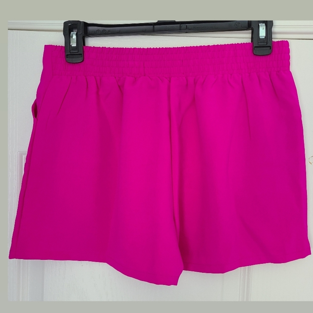 Shorts - Picture 2 of 3